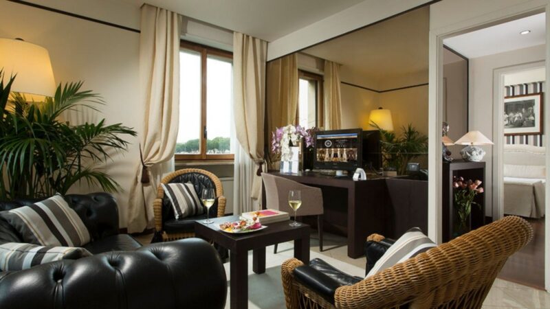 Camera TH Roma Junior Suite salottino imbandito