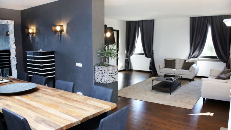 Camera TH Roma Matrimoniale Prestige tavolo soggiorno