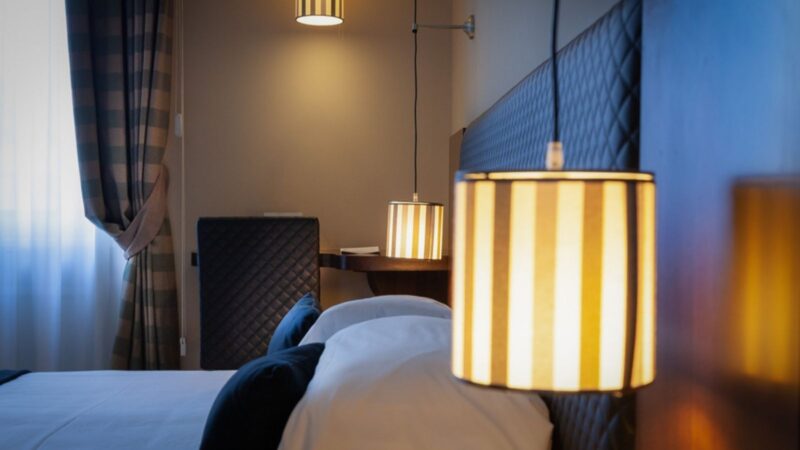 Camera doppia classic TH Roma BE dettaglio luce